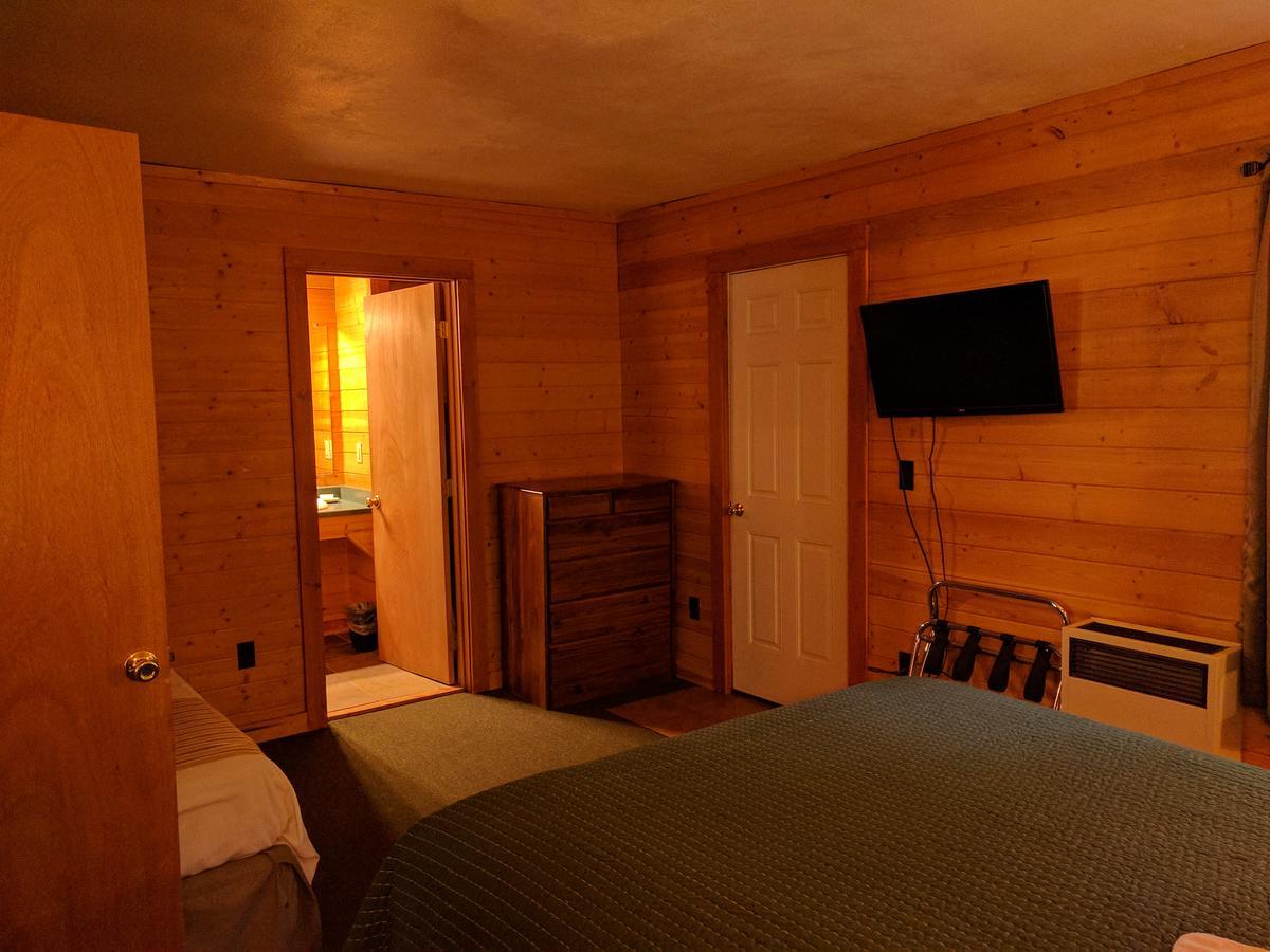 Emerald Forest Cabins Trinidad Eksteriør billede