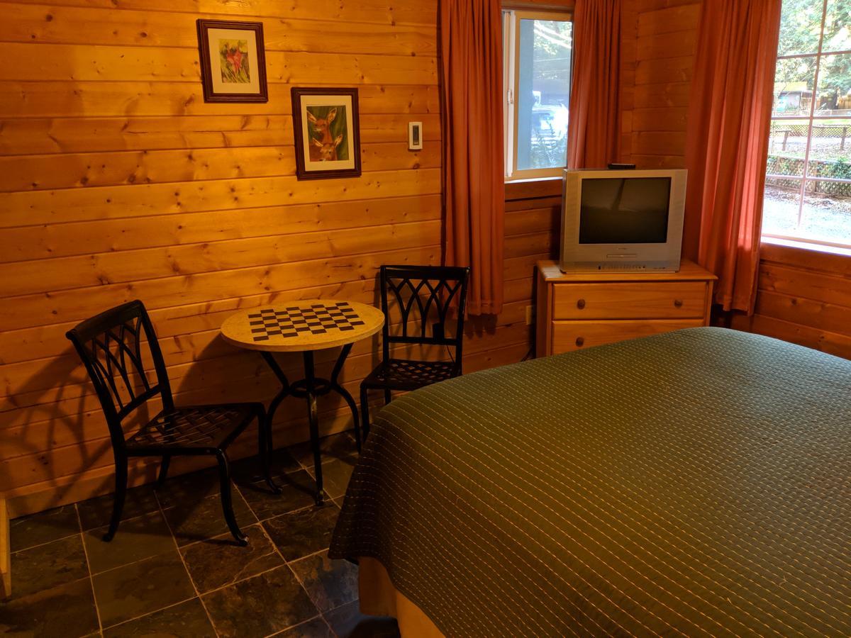Emerald Forest Cabins Trinidad Eksteriør billede