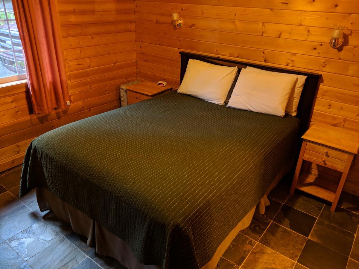 Emerald Forest Cabins Trinidad Eksteriør billede