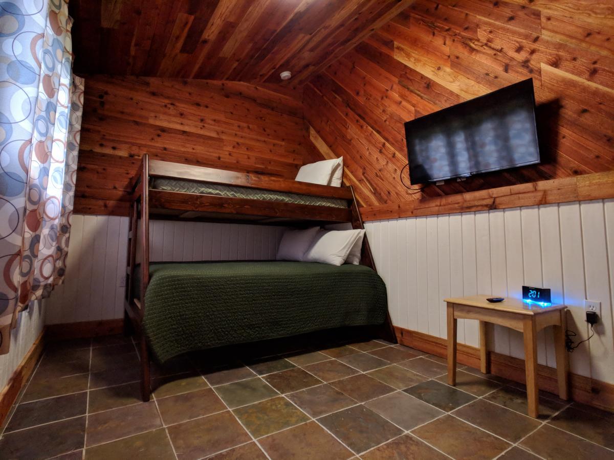 Emerald Forest Cabins Trinidad Eksteriør billede