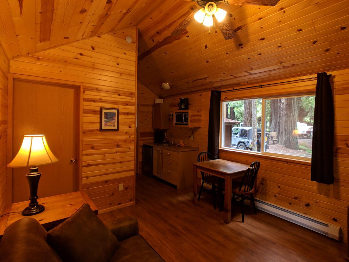 Emerald Forest Cabins Trinidad Eksteriør billede
